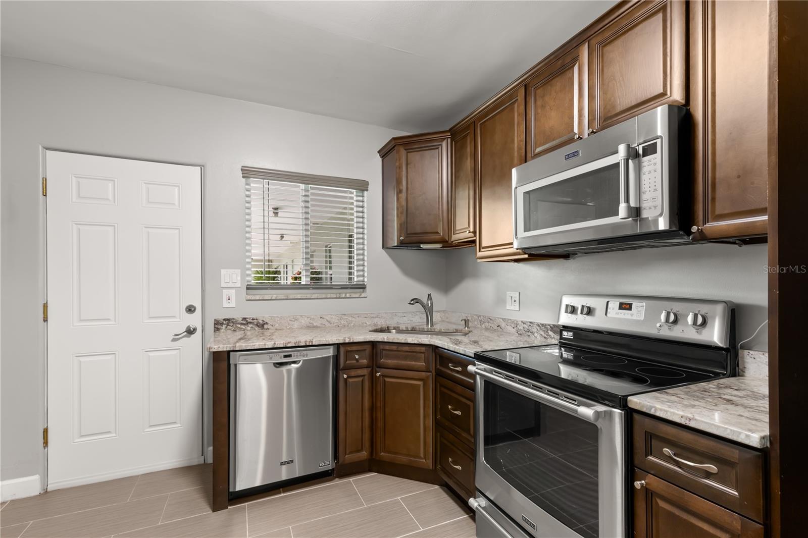 DUNBAR THE CONDO - Residential Lease