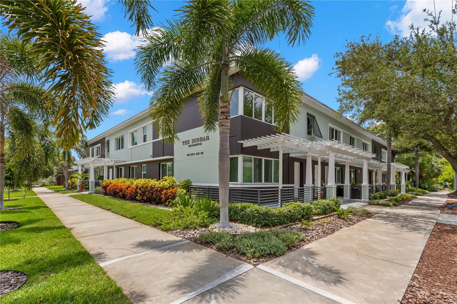 DUNBAR THE CONDO - Residential Lease