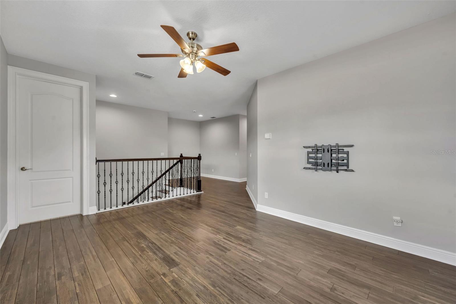 WINDSONG-KNOWLES PLACE - Residential