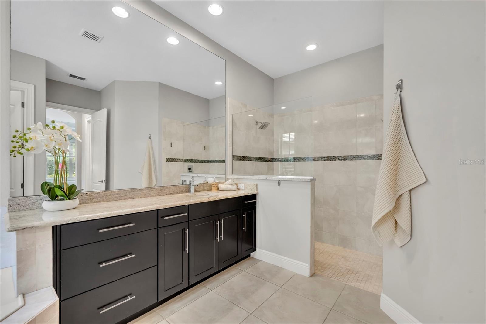 WINDSONG-KNOWLES PLACE - Residential