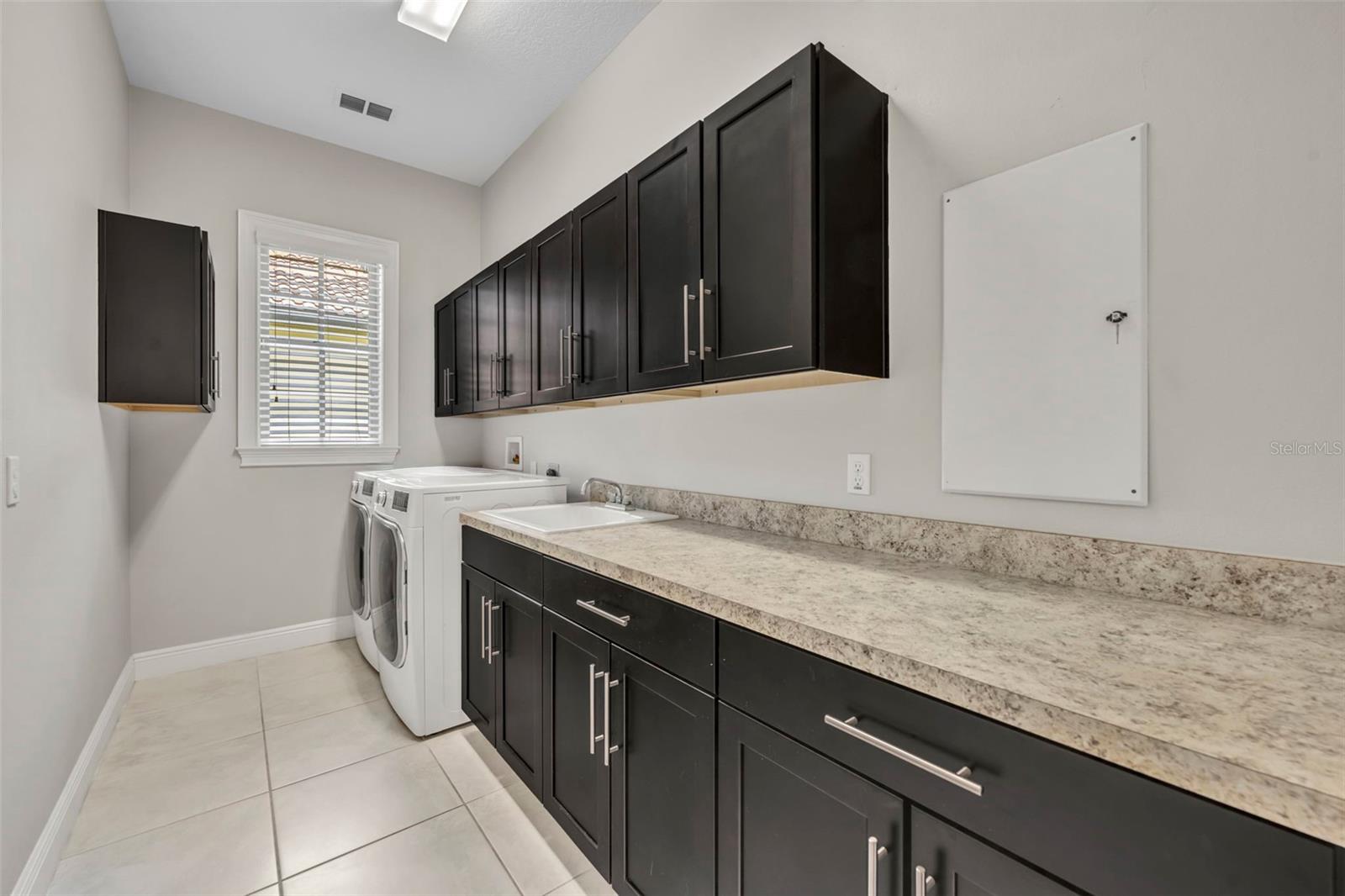WINDSONG-KNOWLES PLACE - Residential