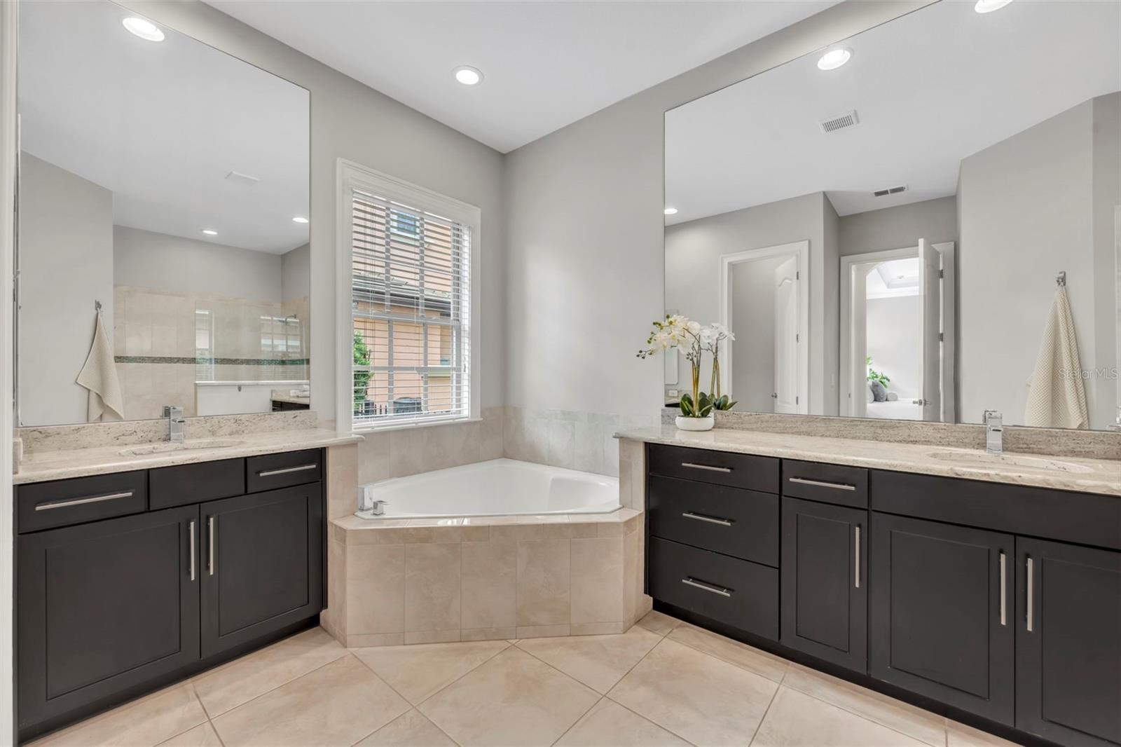WINDSONG-KNOWLES PLACE - Residential