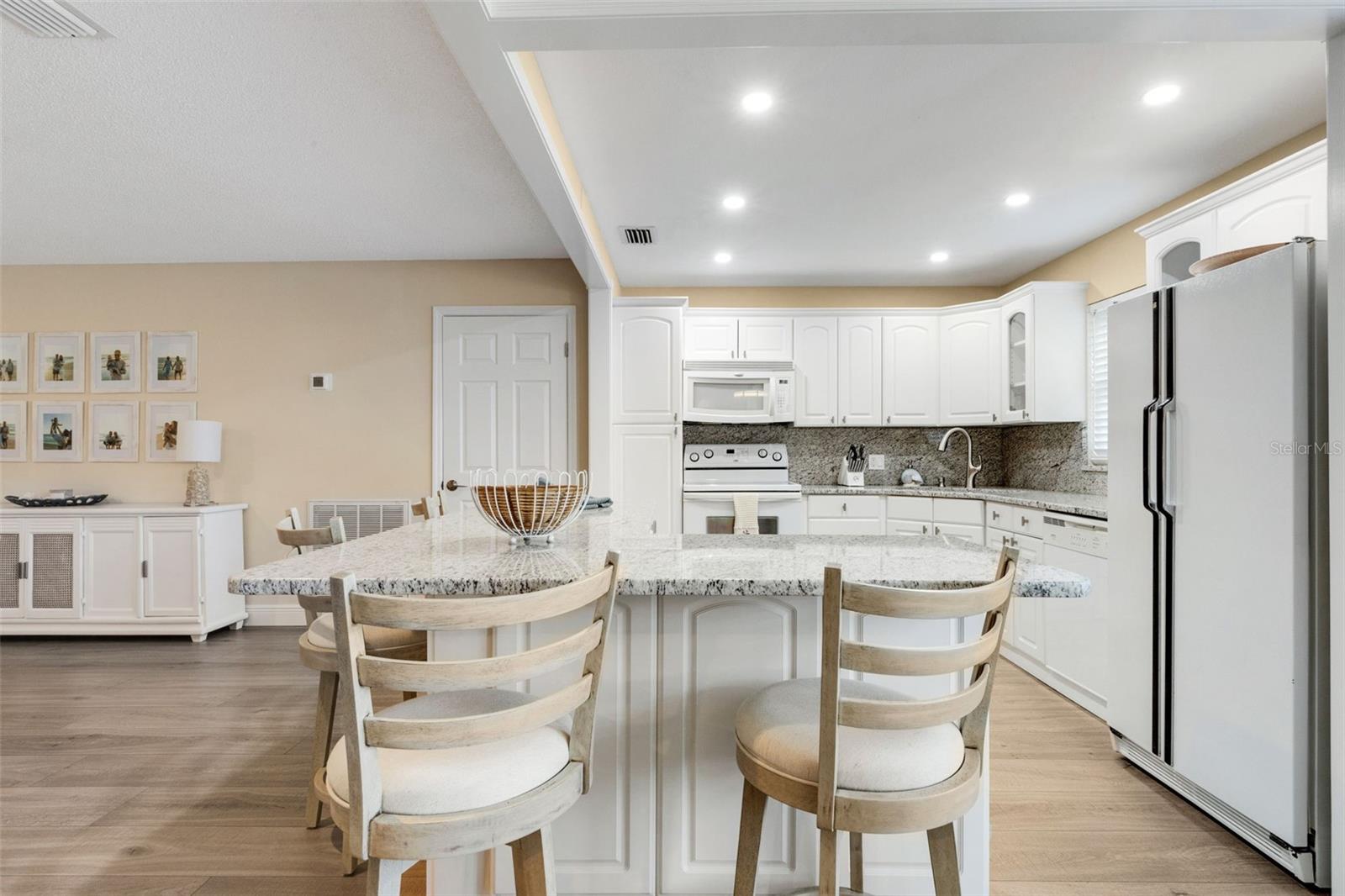 GARDENS THE CONDO - Residential