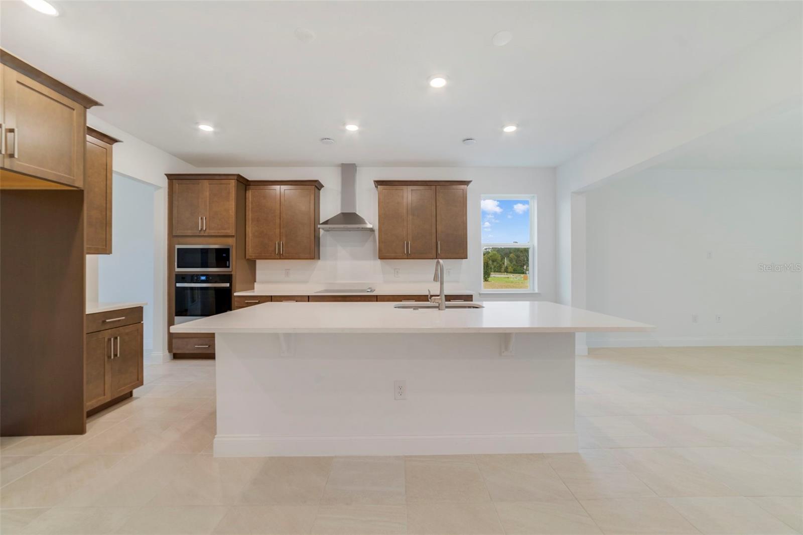 657 SNOWY EGRET COURT