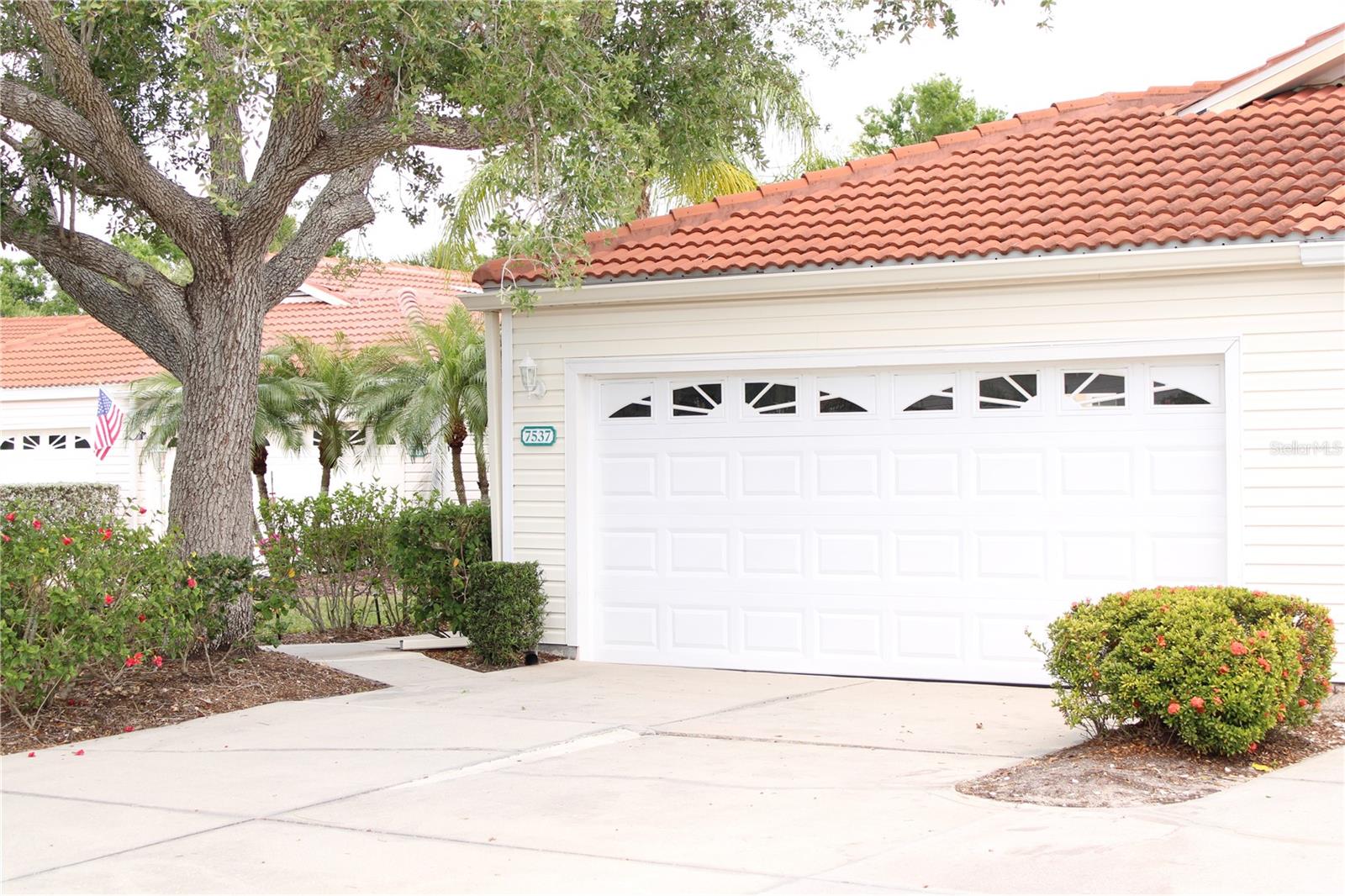 THE PRESERVES AT PALM-AIRE - Residential Lease