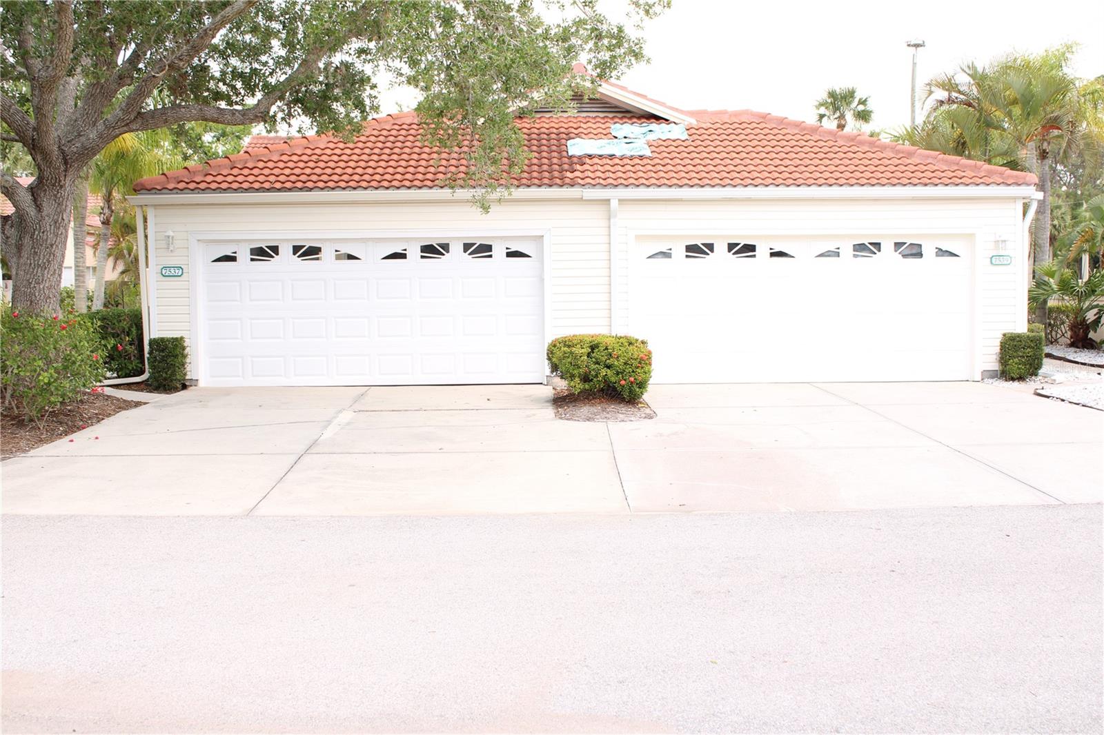 THE PRESERVES AT PALM-AIRE - Residential Lease