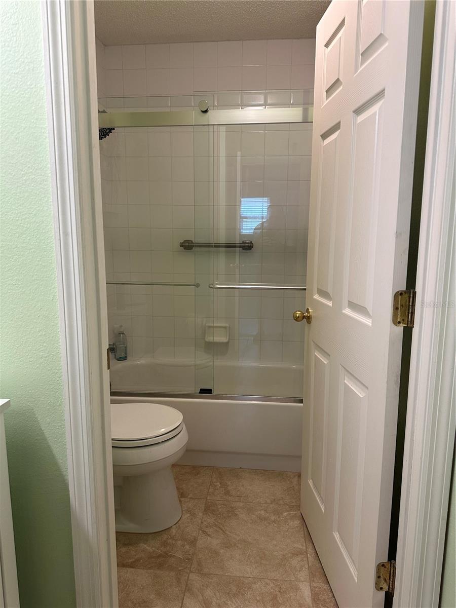 THE PRESERVES AT PALM-AIRE - Residential Lease