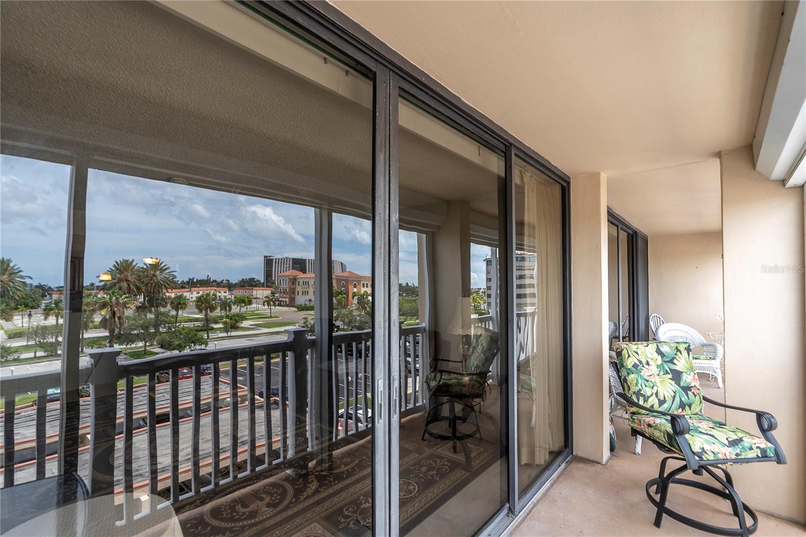 TREASURE ISLAND TENNIS & YACHT CLUB - Residential
