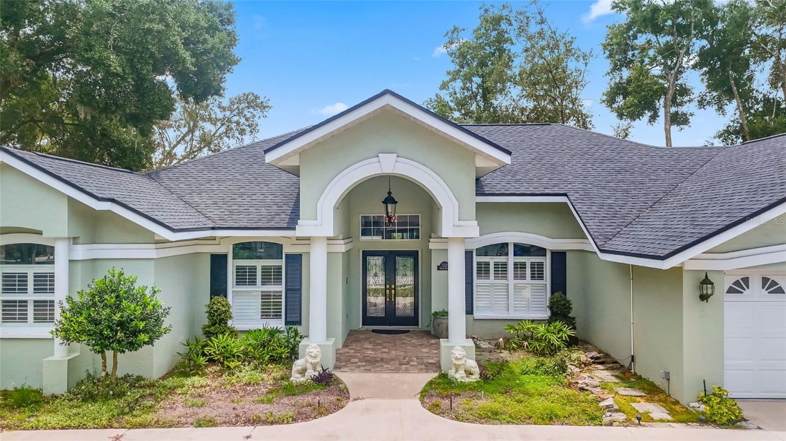 7225 RIVER FOREST LANE