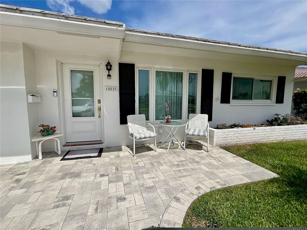 Photo of 10035 Mainlands Boulevard N, Pinellas Park, FL 33782 (MLS # TB8501600)