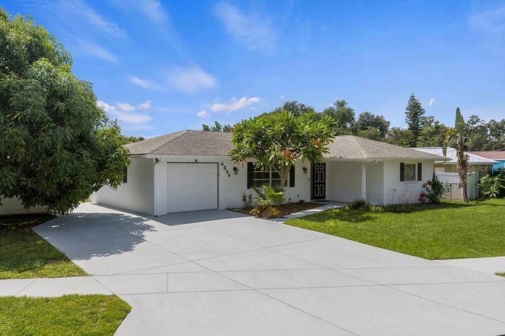 Photo 1 of 40 — 4594 PARNELL DRIVE, SARASOTA, FL 34232