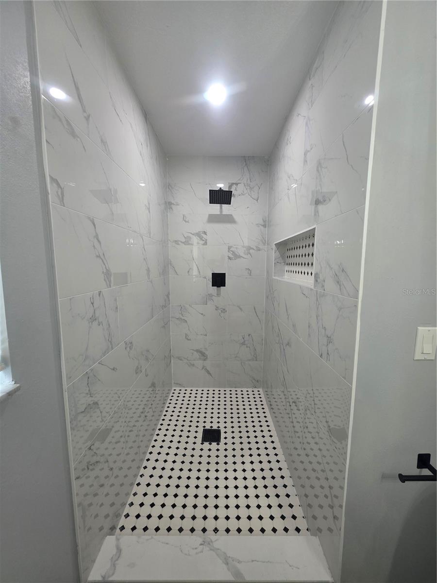 DELTONA LAKES UNIT 08 - Residential