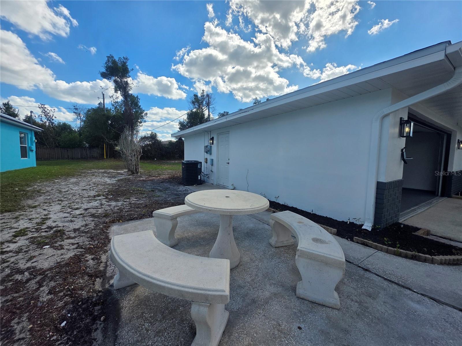 DELTONA LAKES UNIT 08 - Residential