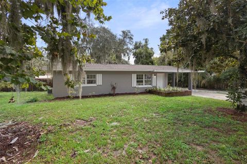 A home in EUSTIS