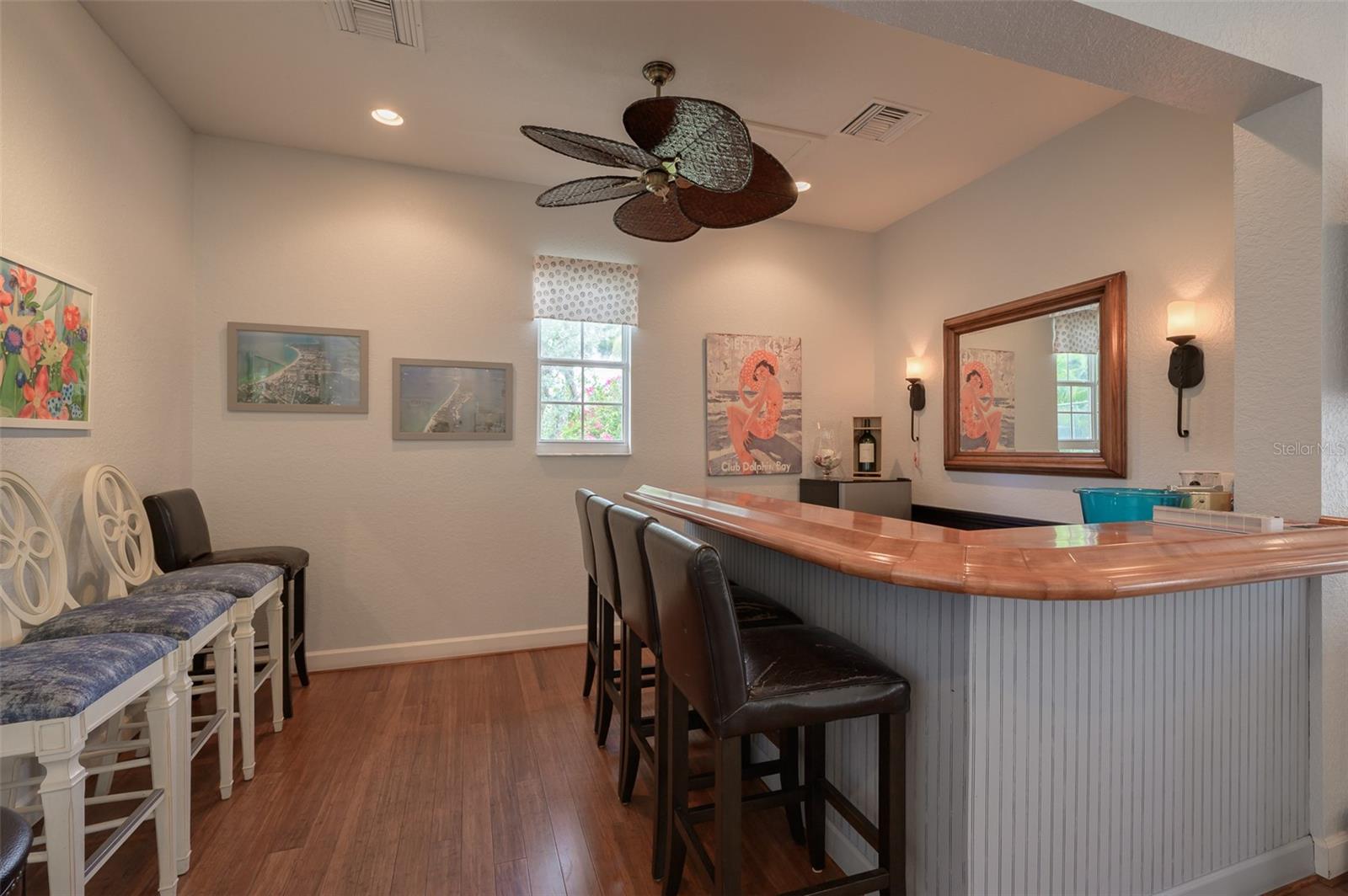 DOLPHIN BAY - Residential