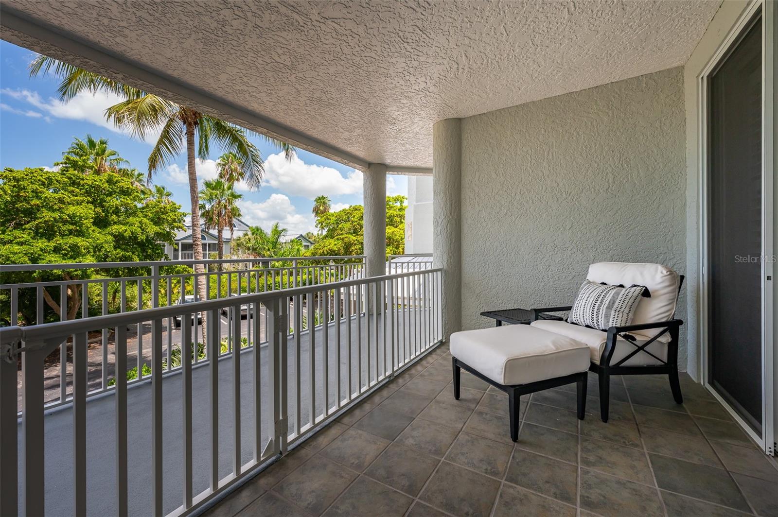 DOLPHIN BAY - Residential