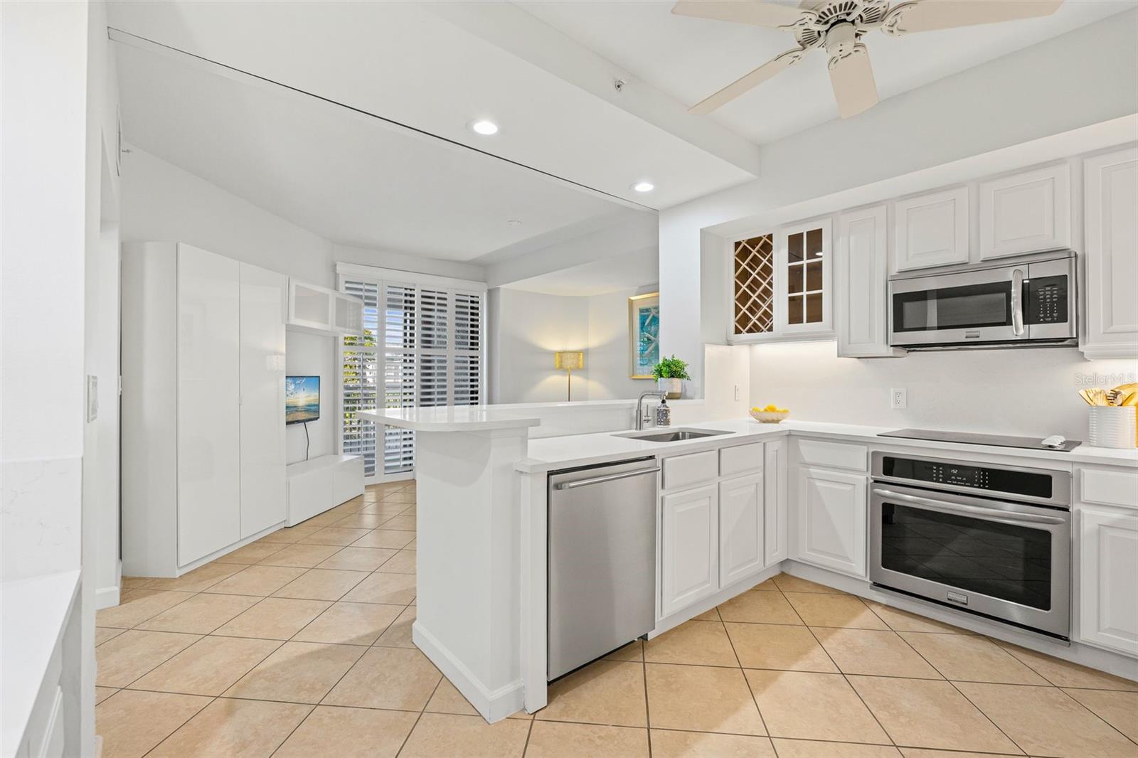 1260 DOLPHIN BAY WAY 203