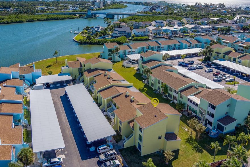 Windrush Cove is a waterfront community on the Intracoastal Waterway. This 2 bedroom, 2 1/2 bath end unit townhome is light & bright and well maintained. Separate living and dining areas. All appliances including microwave, washer and dryer. Enclosed balconies and storage area. Covered parking. Clubhouse with library, table tennis, party area, shuffleboard - all on the water with great views. Discover the quaint city of Indian Rocks Beach!