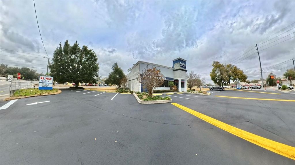 Photo of 126 N Us Highway 27, Lady Lake, FL 32159 (MLS # OM719430)