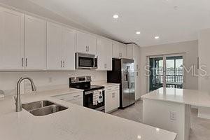 WELLEN PARK GOLF & COUNTRY CLUB - Residential Lease