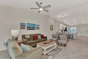 WELLEN PARK GOLF & COUNTRY CLUB - Residential Lease