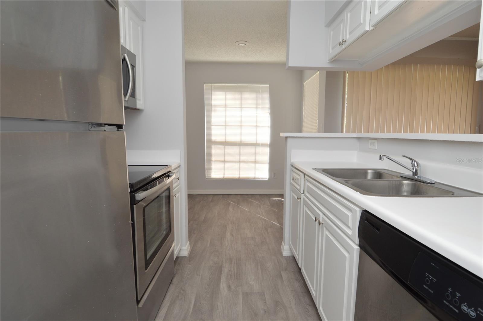 THE GRAND RESERVE CONDO - Residential Lease