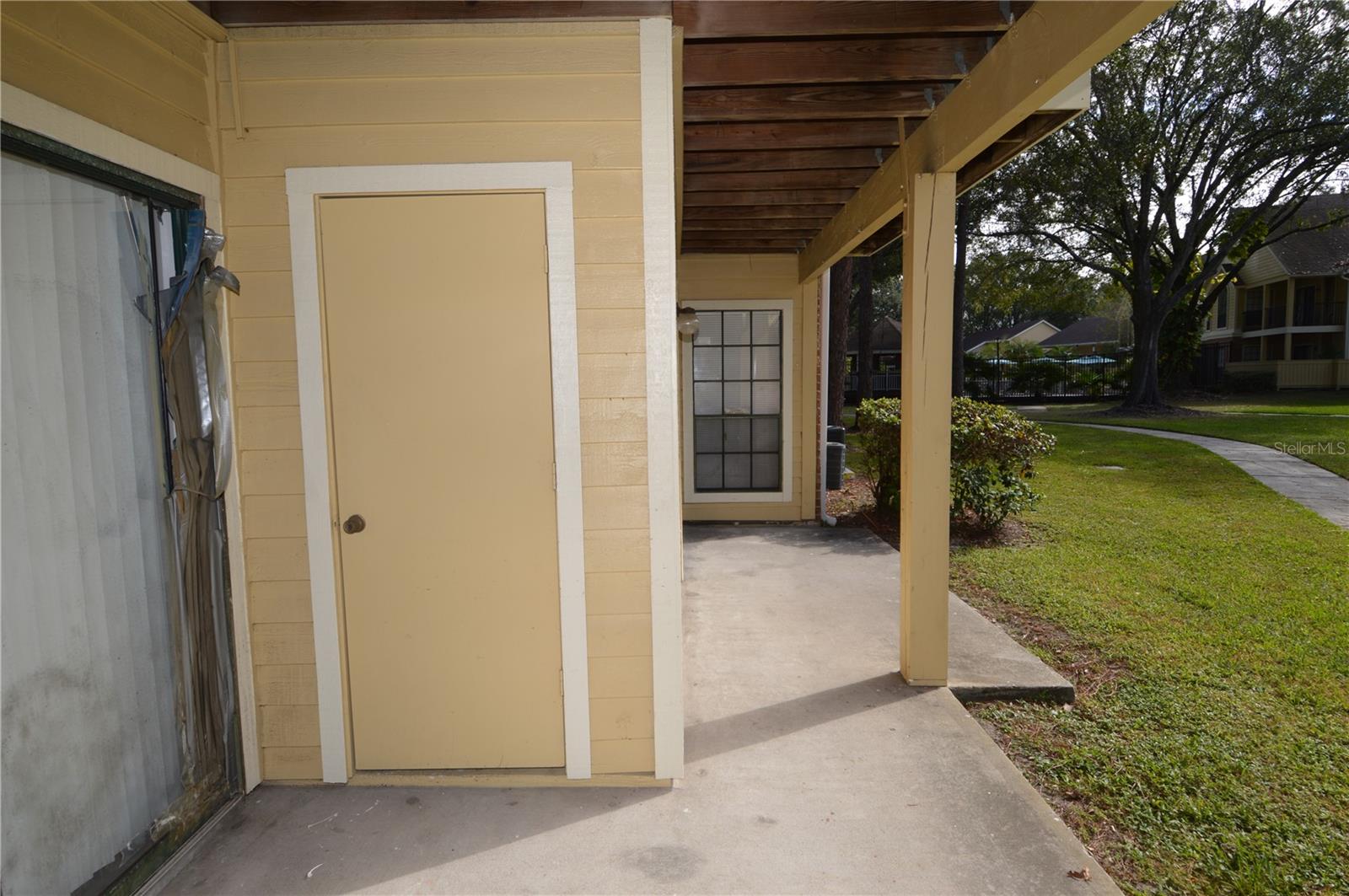 THE GRAND RESERVE CONDO - Residential Lease