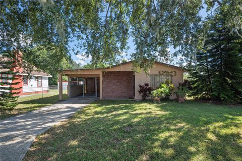 Photo of 1423 N Webster Avenue, Lakeland, FL 33805 (MLS # P4936705)