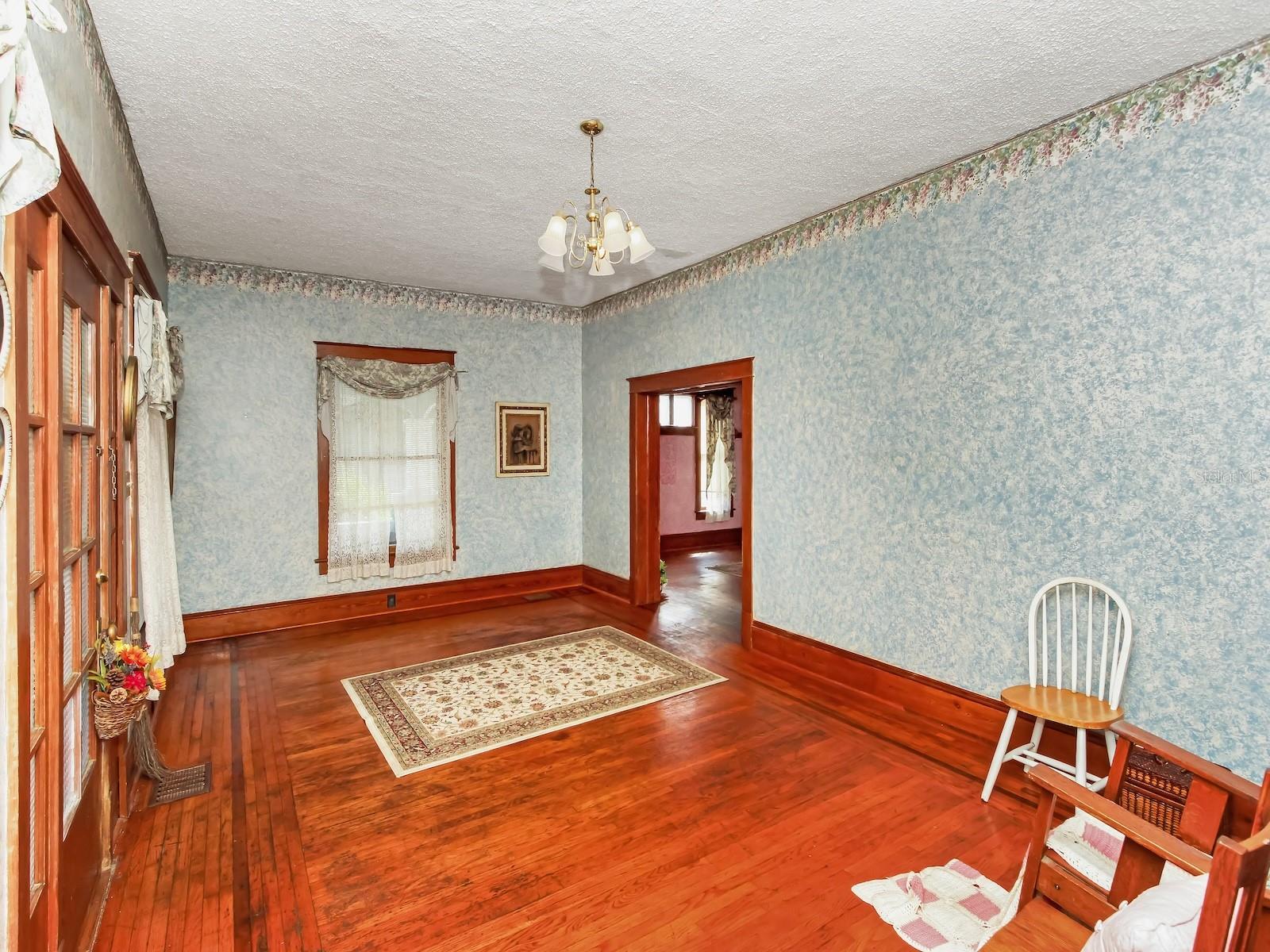 GARNERS ADD TO MARKHAM PARK HEIGHTS - Residential