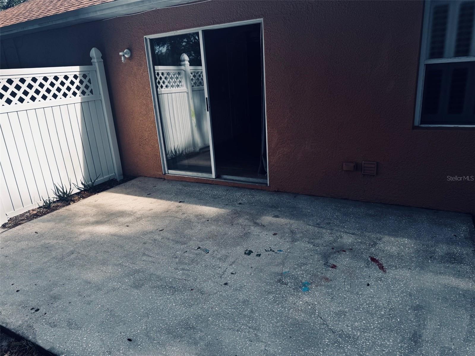 HIDDEN OAKS PLACE - Residential Lease