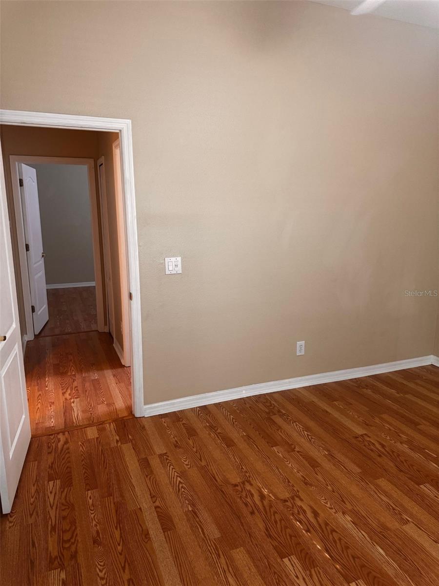 HIDDEN OAKS PLACE - Residential Lease