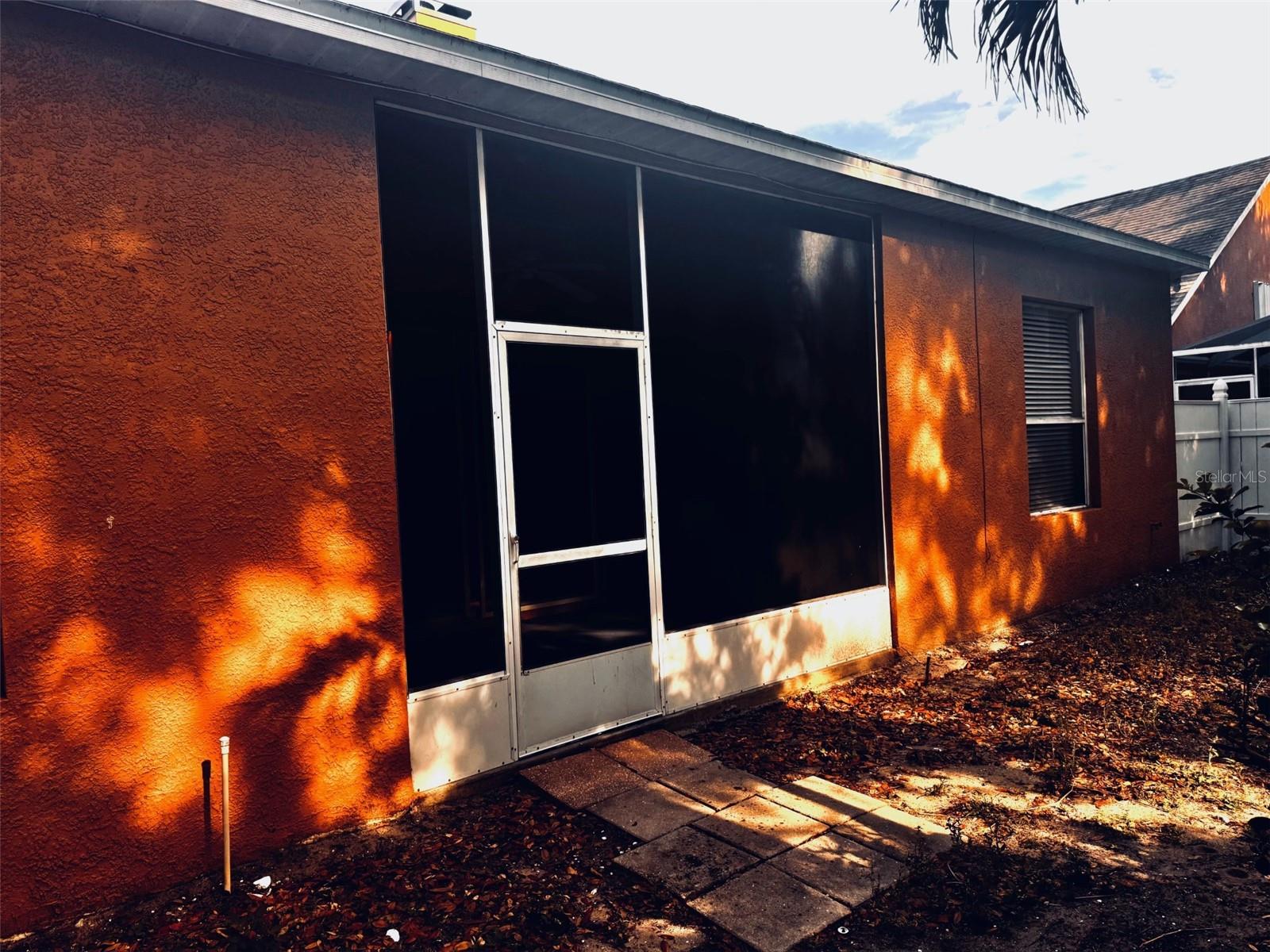 HIDDEN OAKS PLACE - Residential Lease