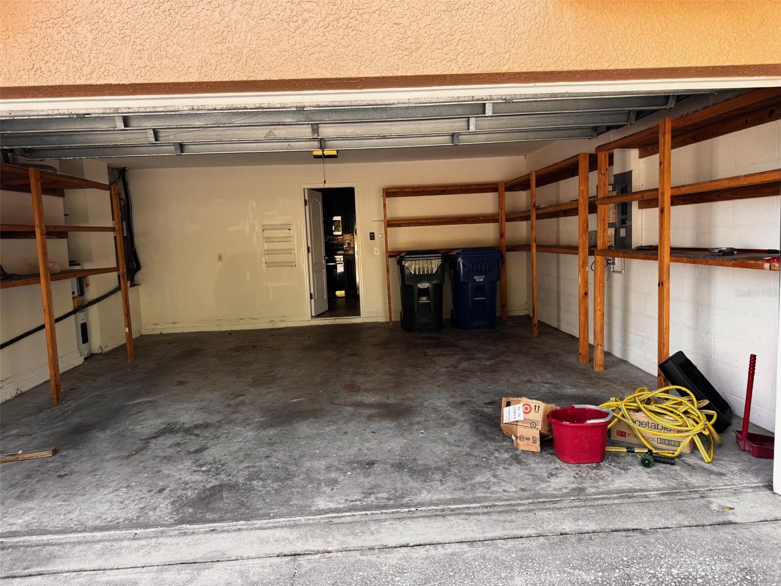 HIDDEN OAKS PLACE - Residential Lease