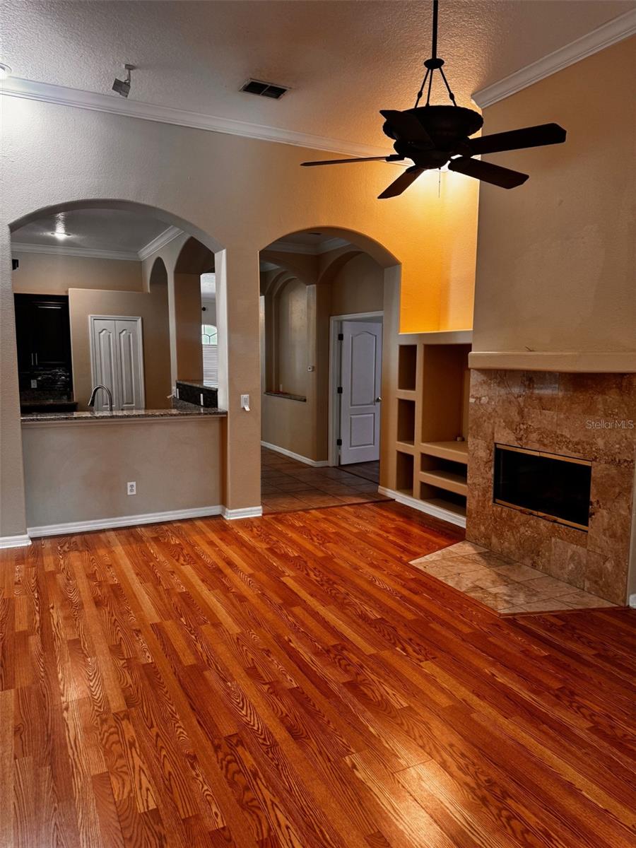 HIDDEN OAKS PLACE - Residential Lease