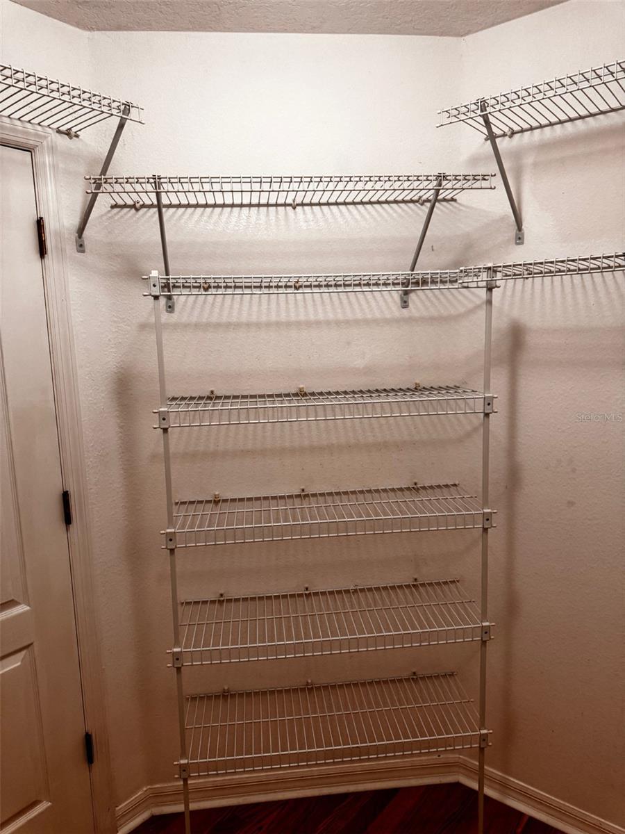 HIDDEN OAKS PLACE - Residential Lease