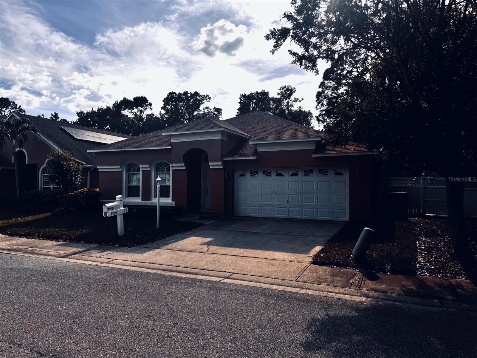 HIDDEN OAKS PLACE - Residential Lease