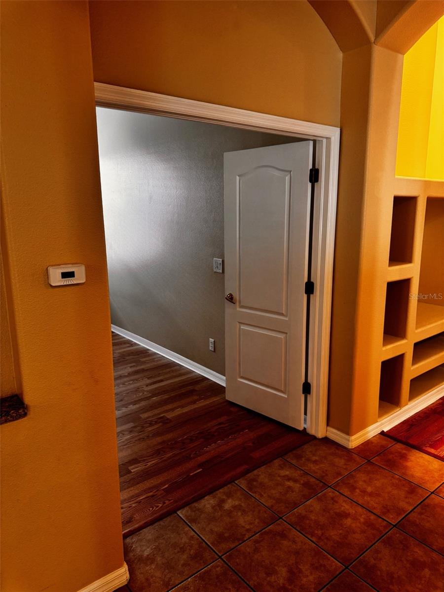 HIDDEN OAKS PLACE - Residential Lease