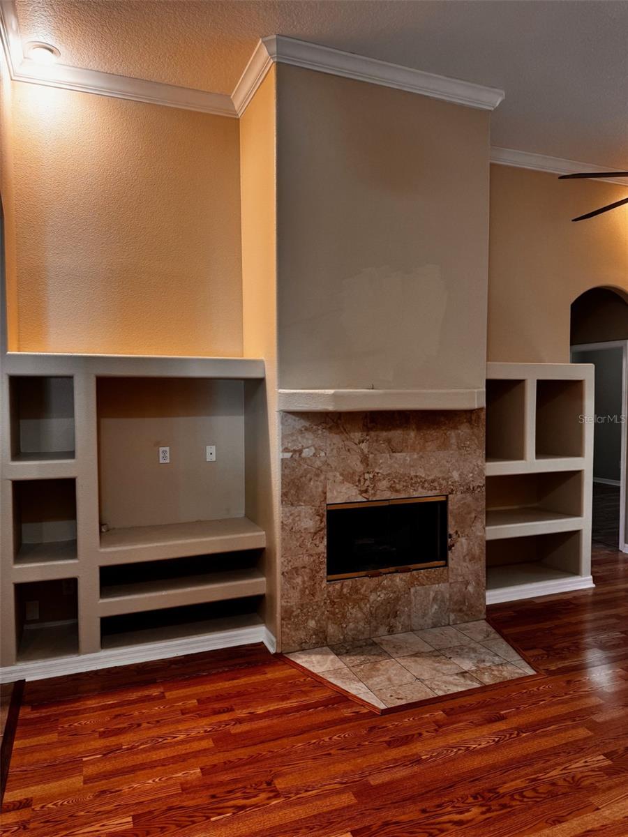 HIDDEN OAKS PLACE - Residential Lease