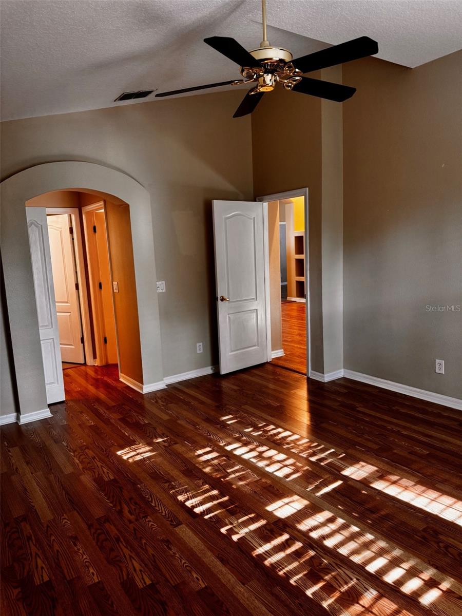 HIDDEN OAKS PLACE - Residential Lease