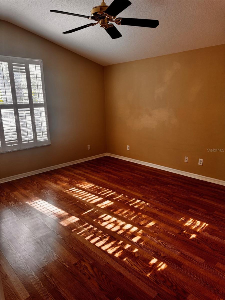 HIDDEN OAKS PLACE - Residential Lease