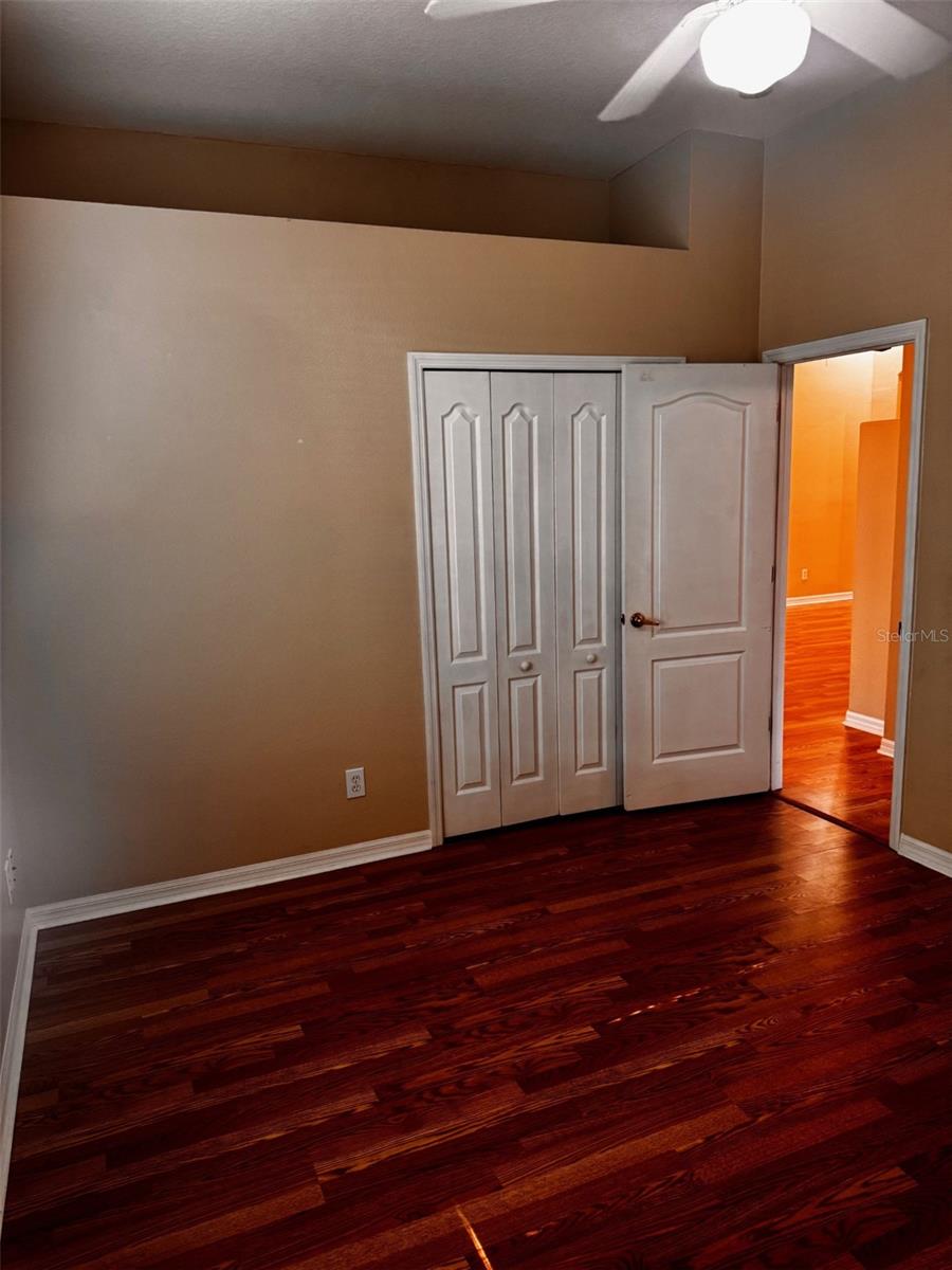 HIDDEN OAKS PLACE - Residential Lease