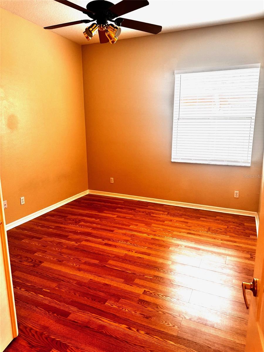 HIDDEN OAKS PLACE - Residential Lease