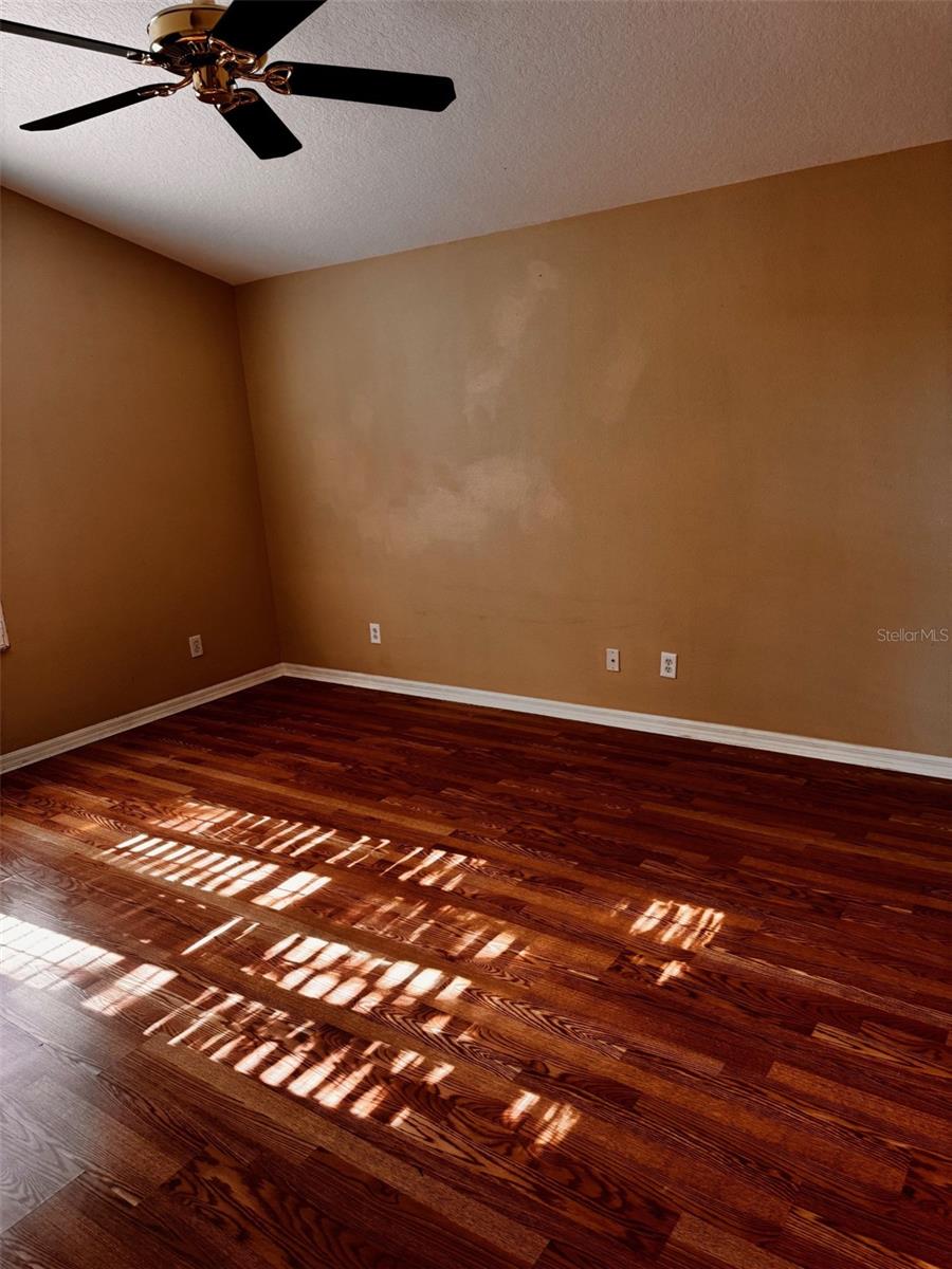 HIDDEN OAKS PLACE - Residential Lease