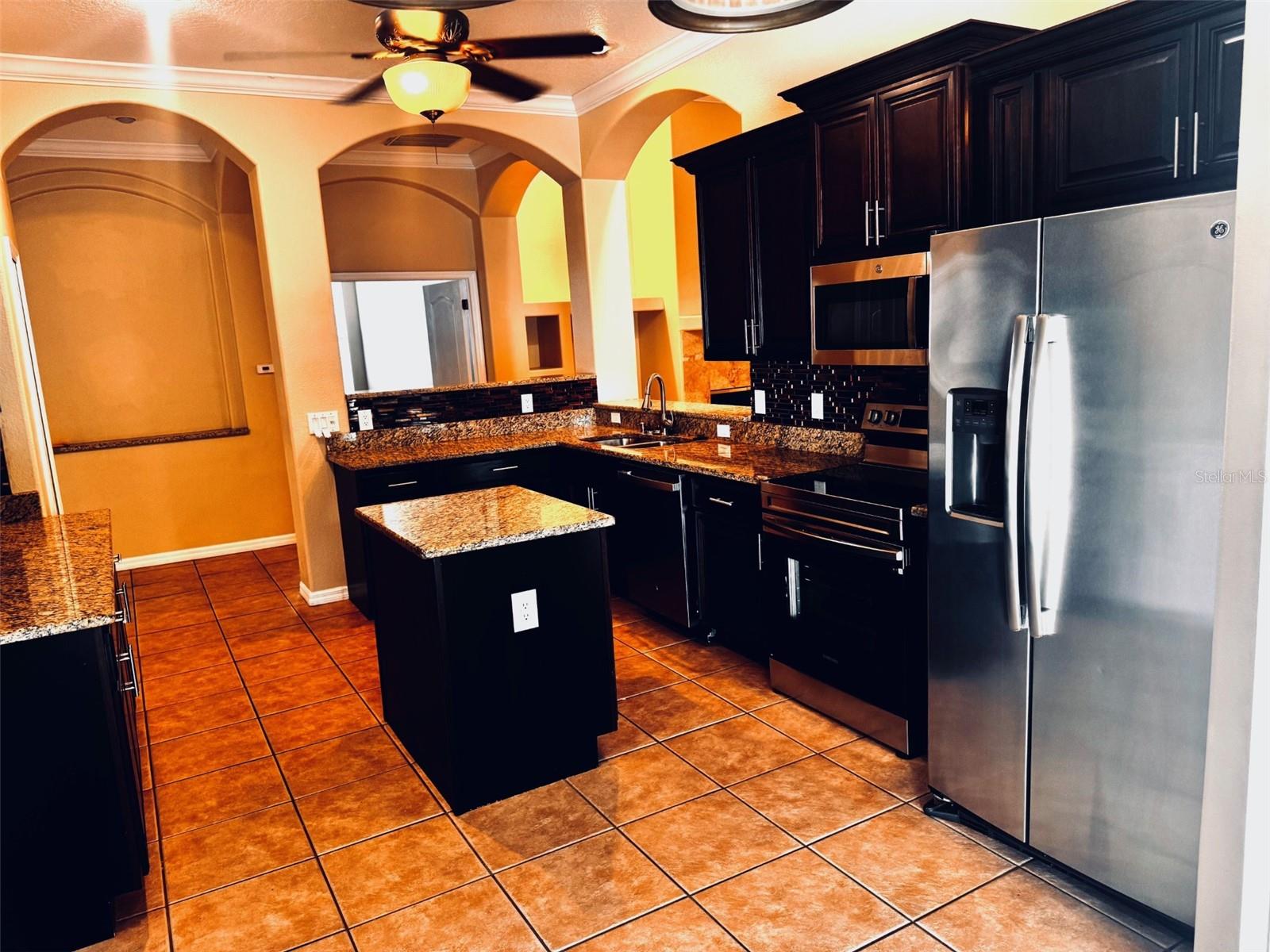 HIDDEN OAKS PLACE - Residential Lease