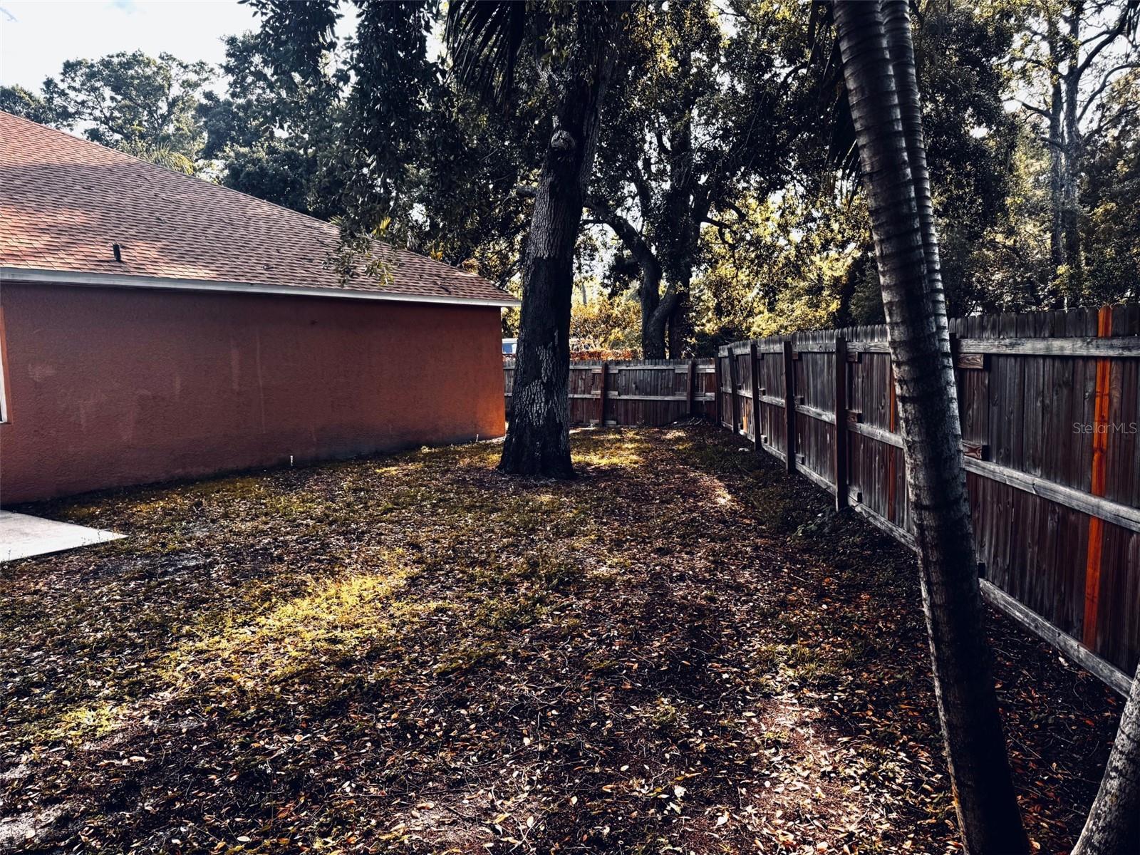 HIDDEN OAKS PLACE - Residential Lease