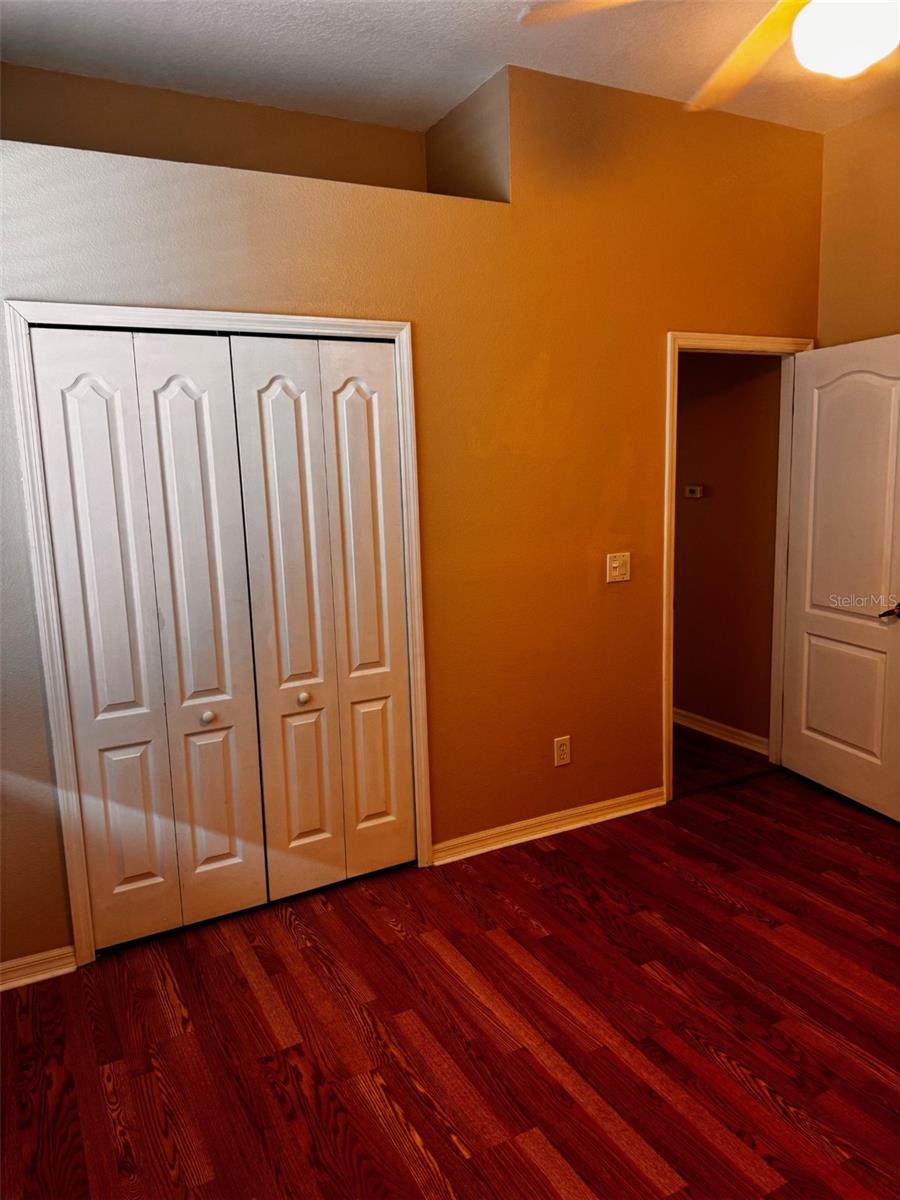 HIDDEN OAKS PLACE - Residential Lease