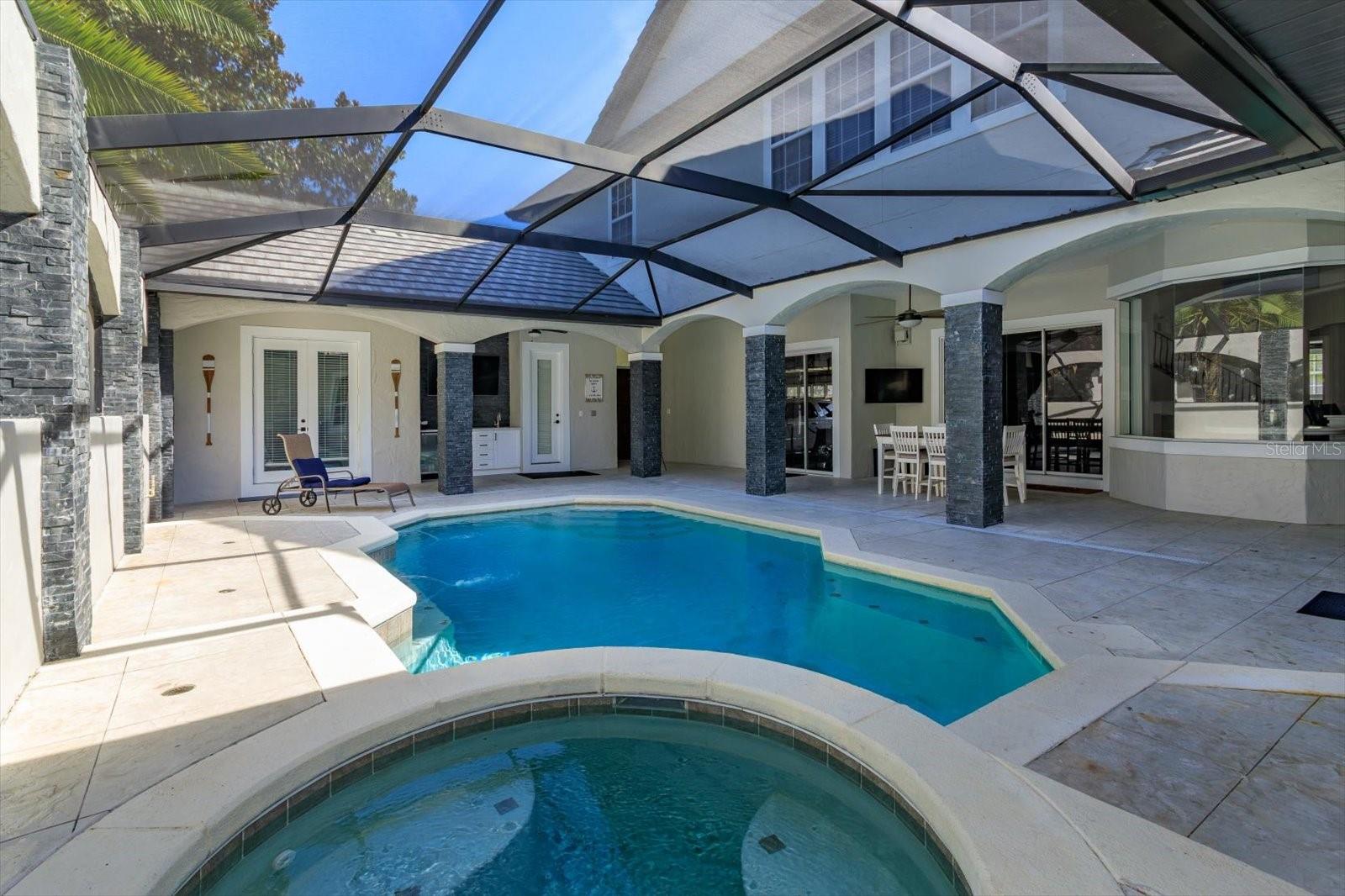 KEENES POINTE - Residential