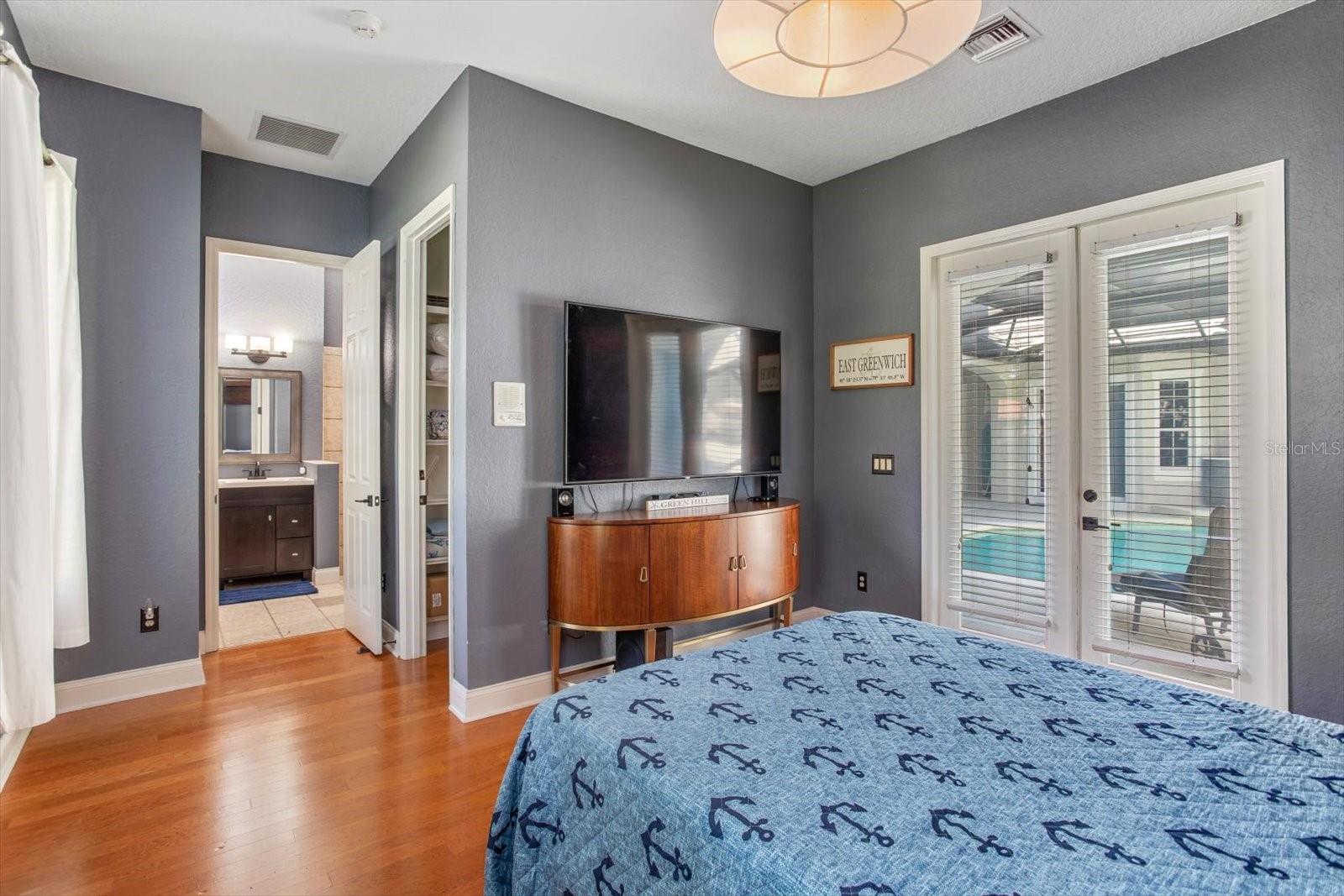 KEENES POINTE - Residential