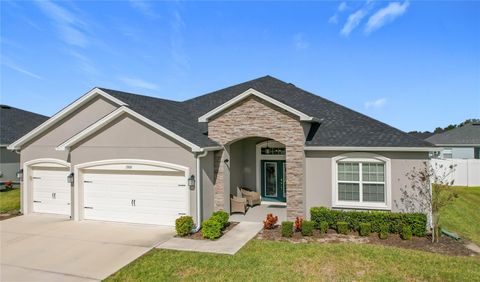 A home in LAKELAND