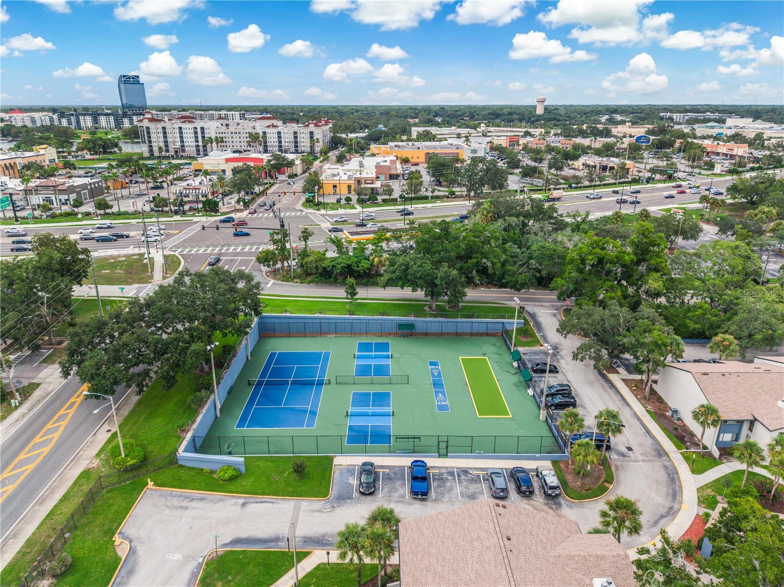 4 ESCONDIDO CIRCLE 28